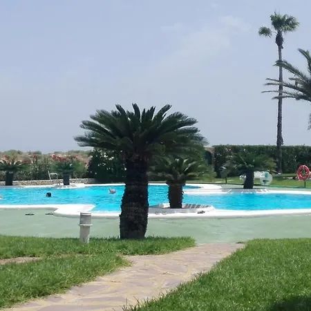 Residencial Deltamar Apartment *